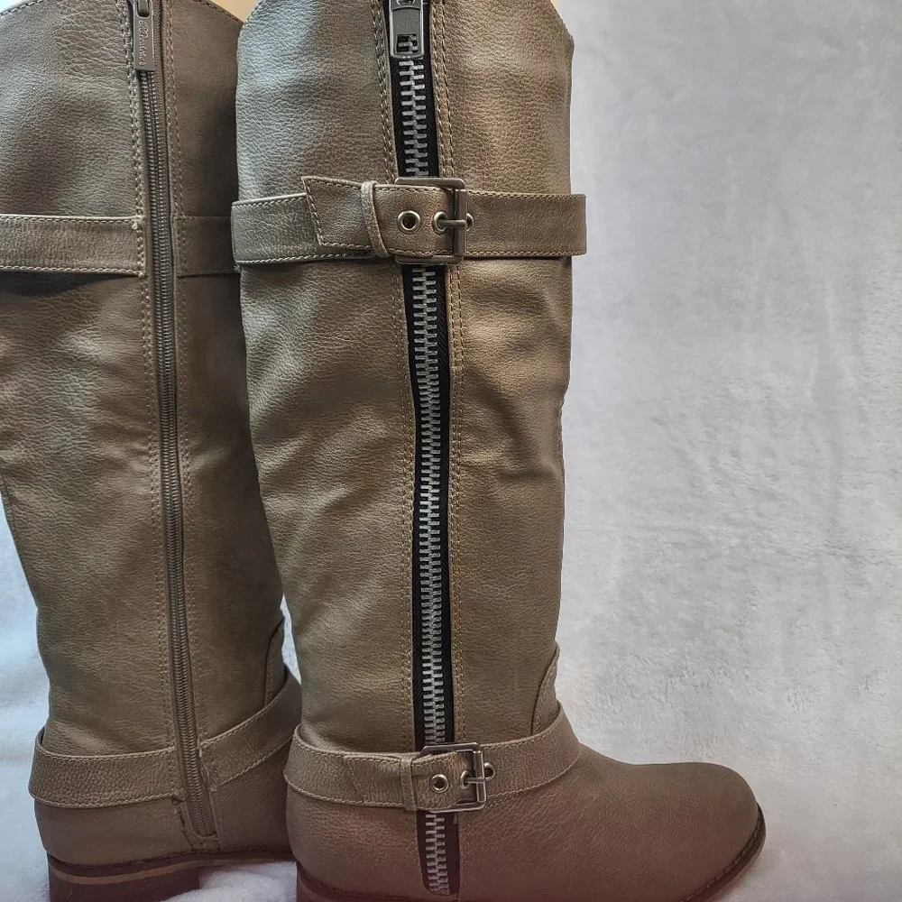 * Comfortable Beige Knee High Flat Riding Boots